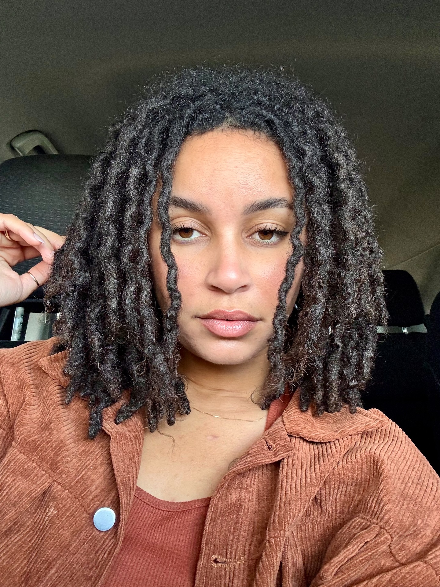 Effortlessly Chic Medium-Length Twisted Curls