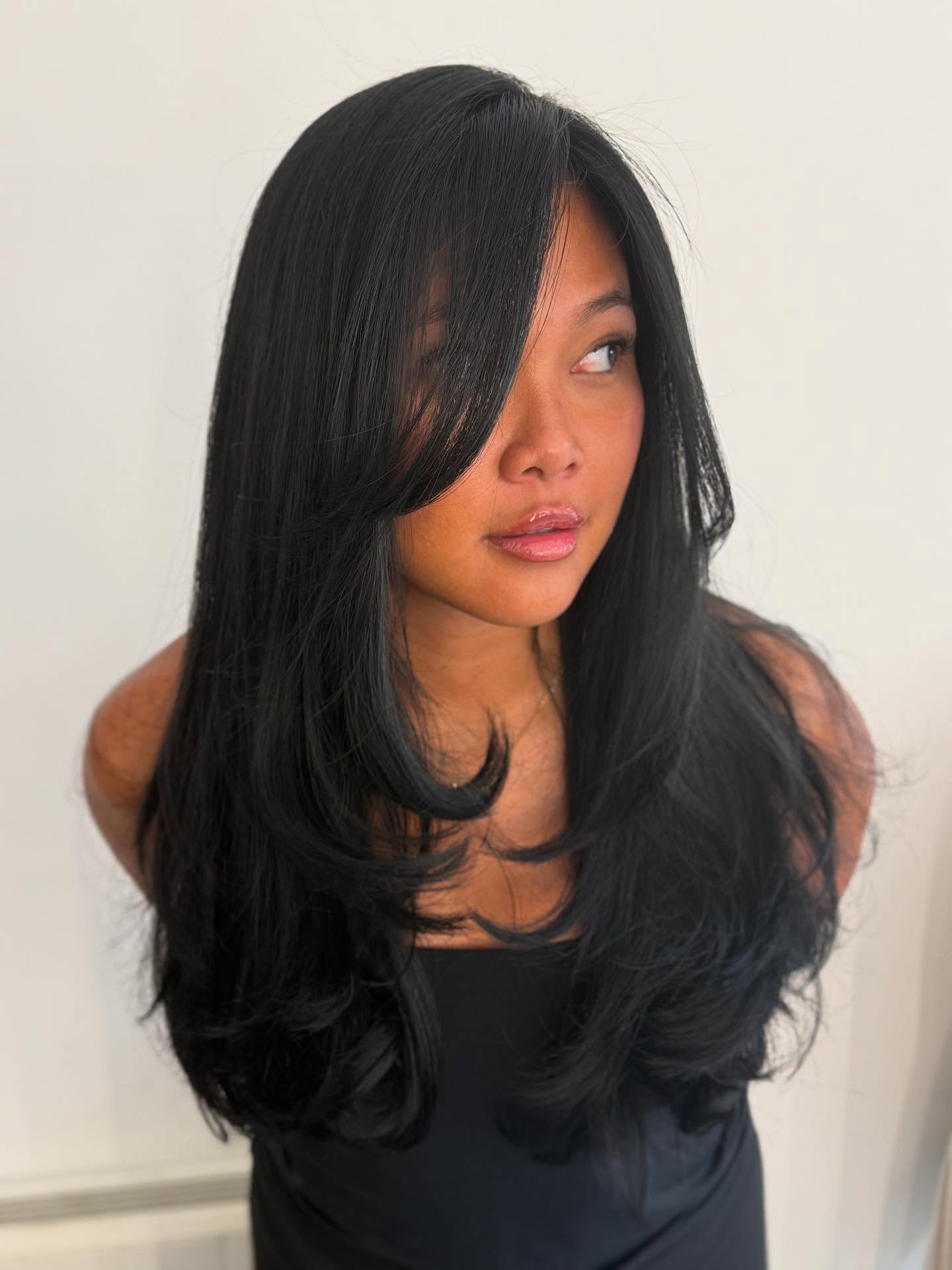 Flowing Cascades with Subtle Layering