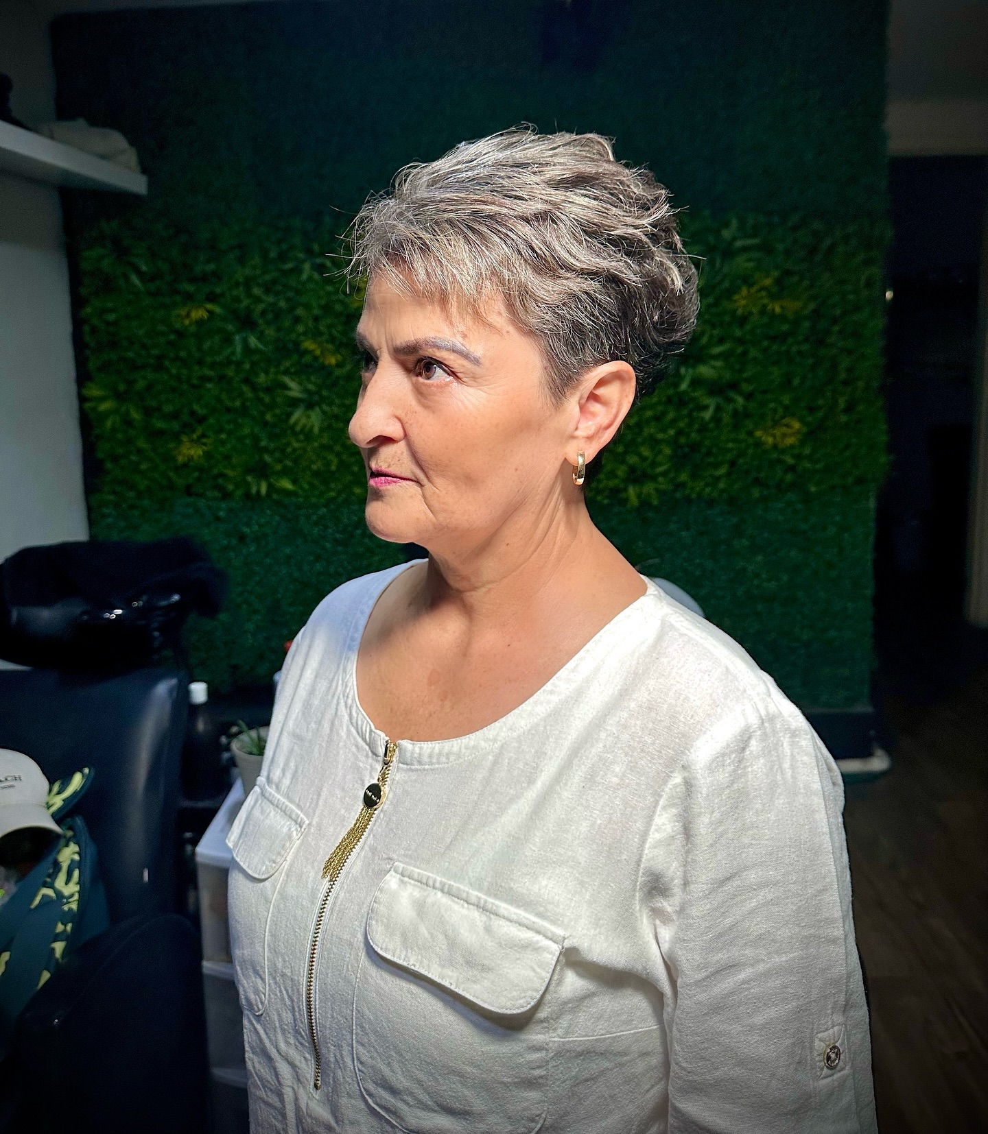 Vibrant Short Silver Layered Wave