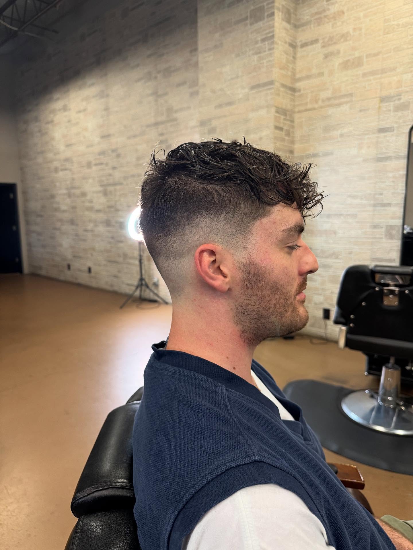 Dynamic Curly Top with Precision Skin Fade