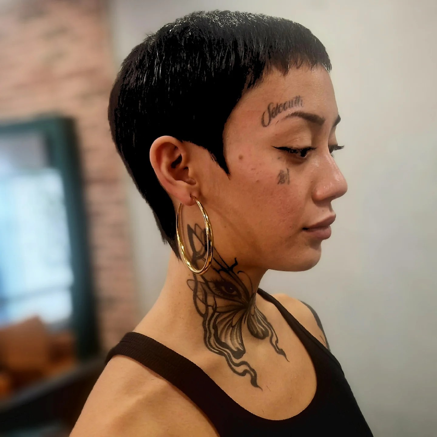 Edgy Tapered Pixie Cut with Defined Texture