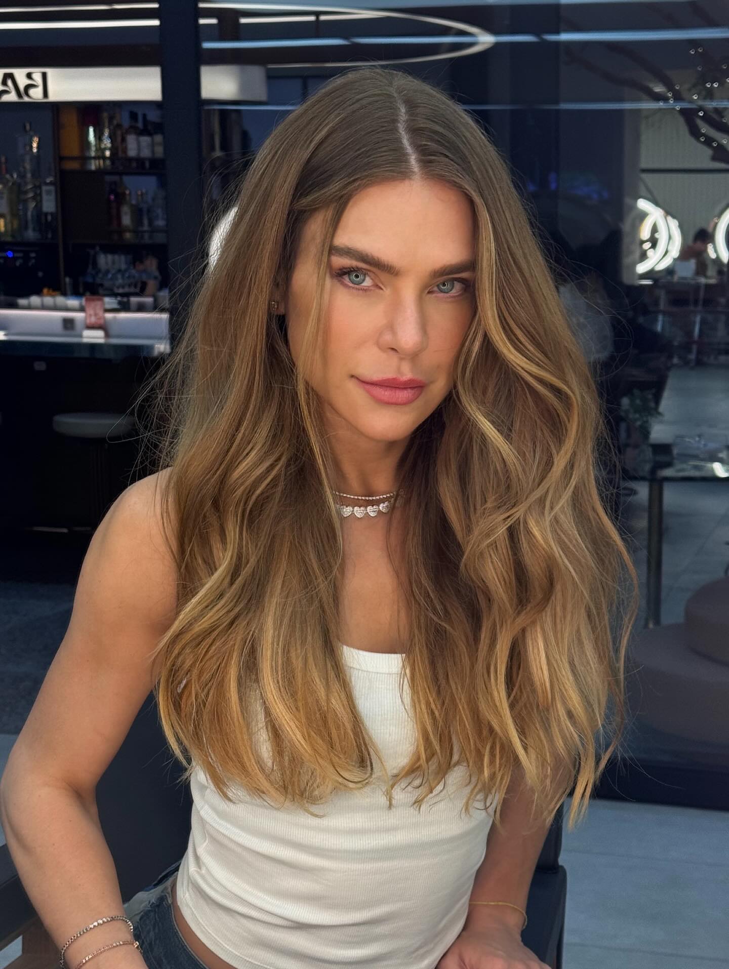 Golden Beach Waves with Centered Root Fade