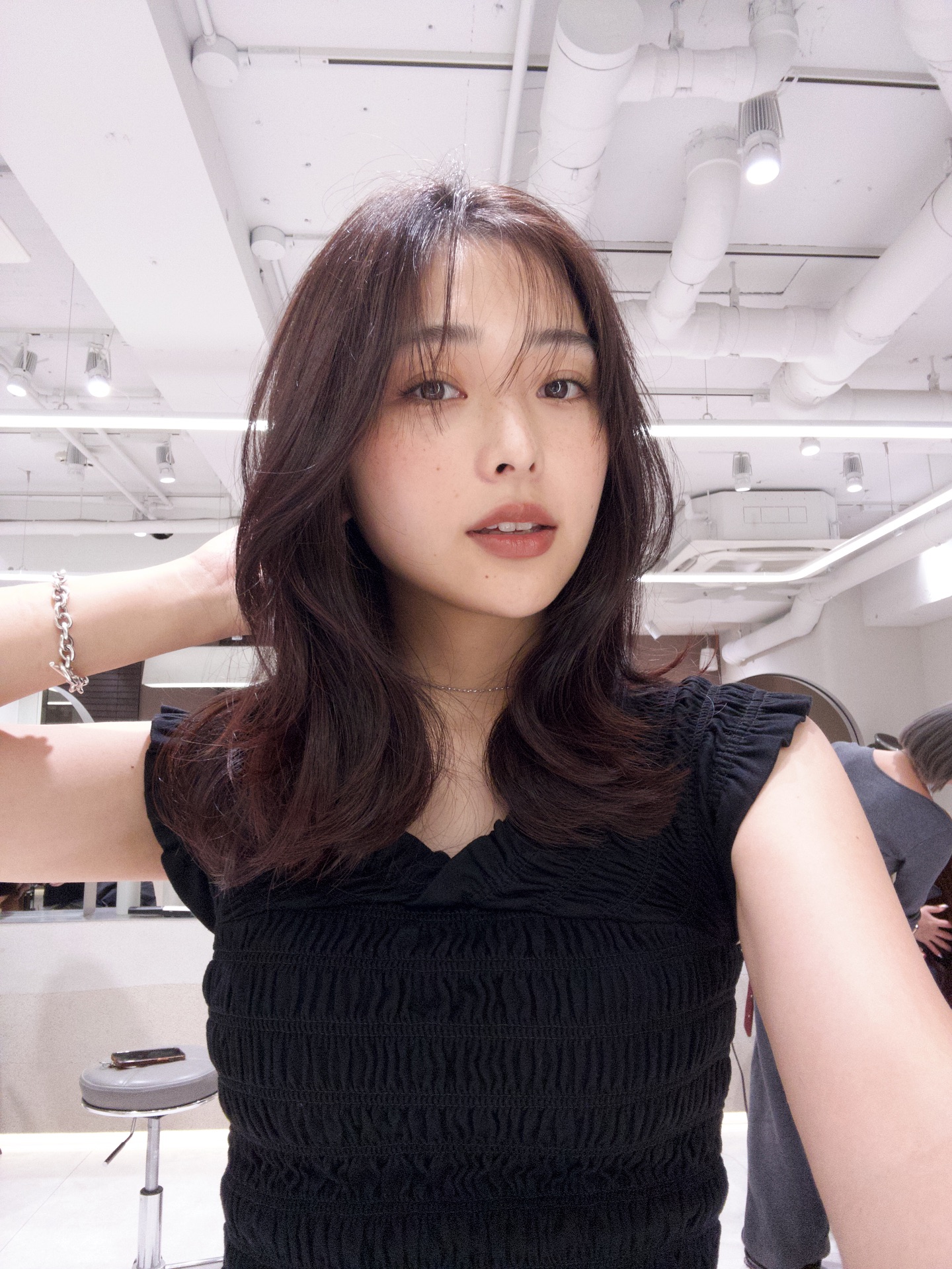 Effortless Medium-Length Wavy Cut