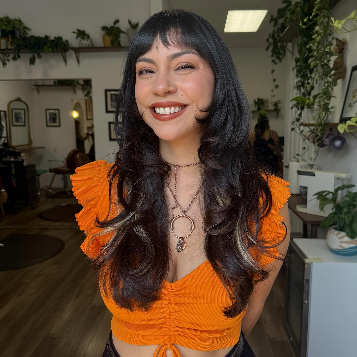 Flowing Chestnut Waves with Subtle Highlights