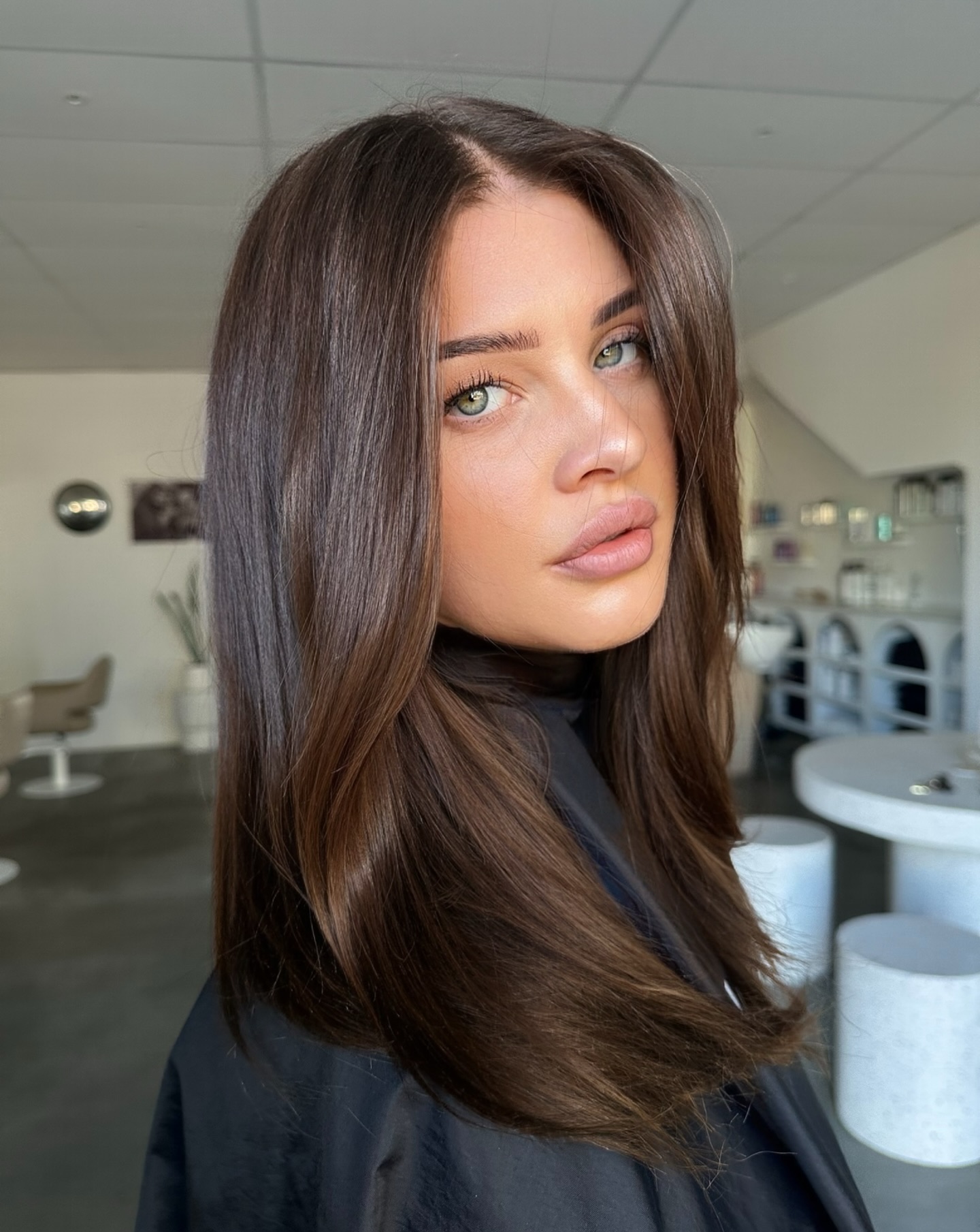 Glossy Mocha Layers with Soft Ends