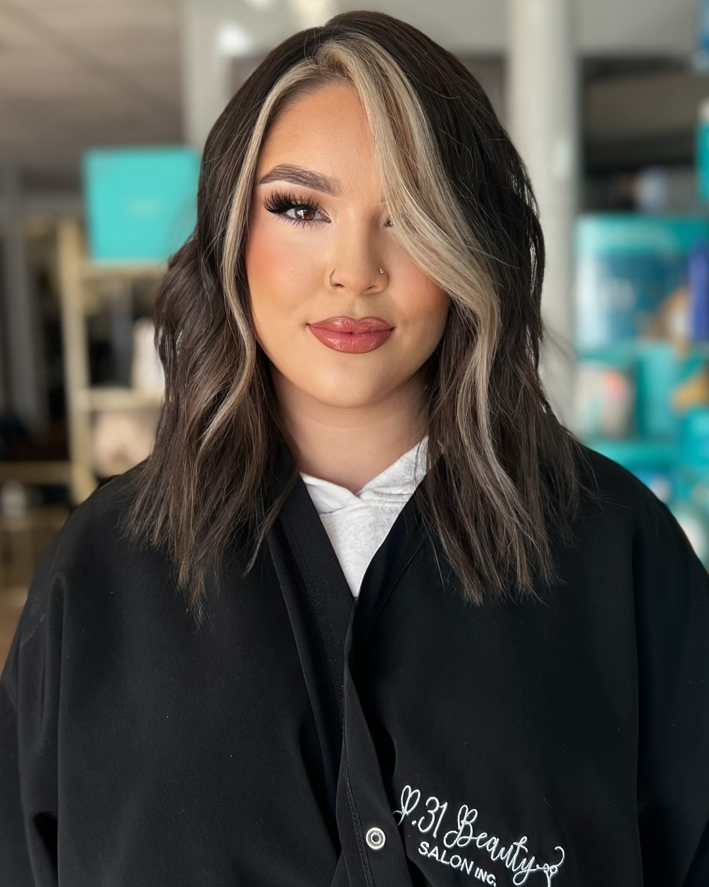 Balayage Layered Waves with Face-Framing Highlights
