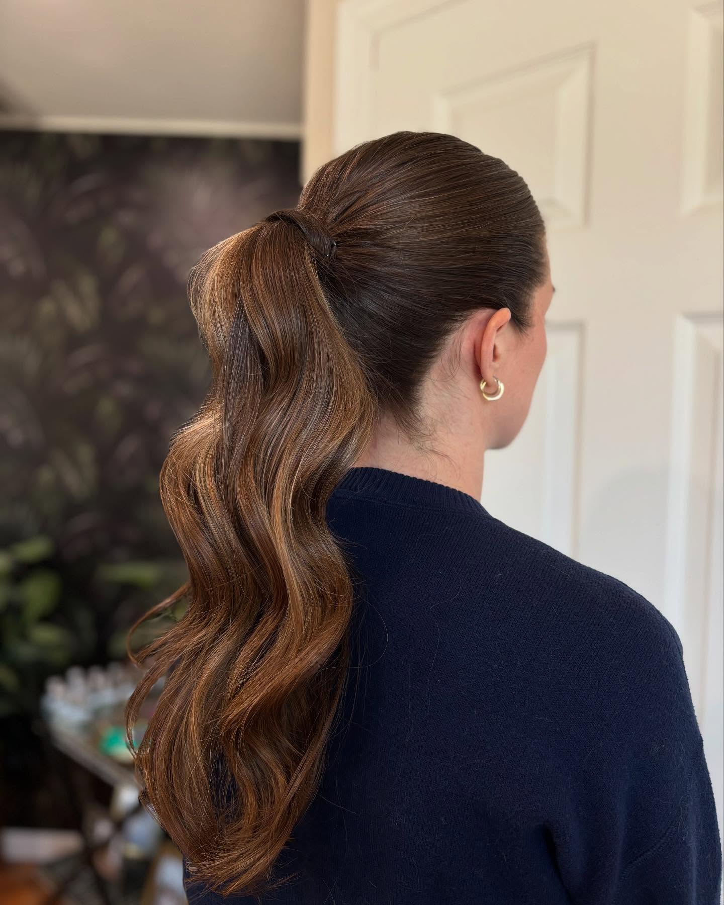 Elegant Long Hair Ponytail with Soft Waves