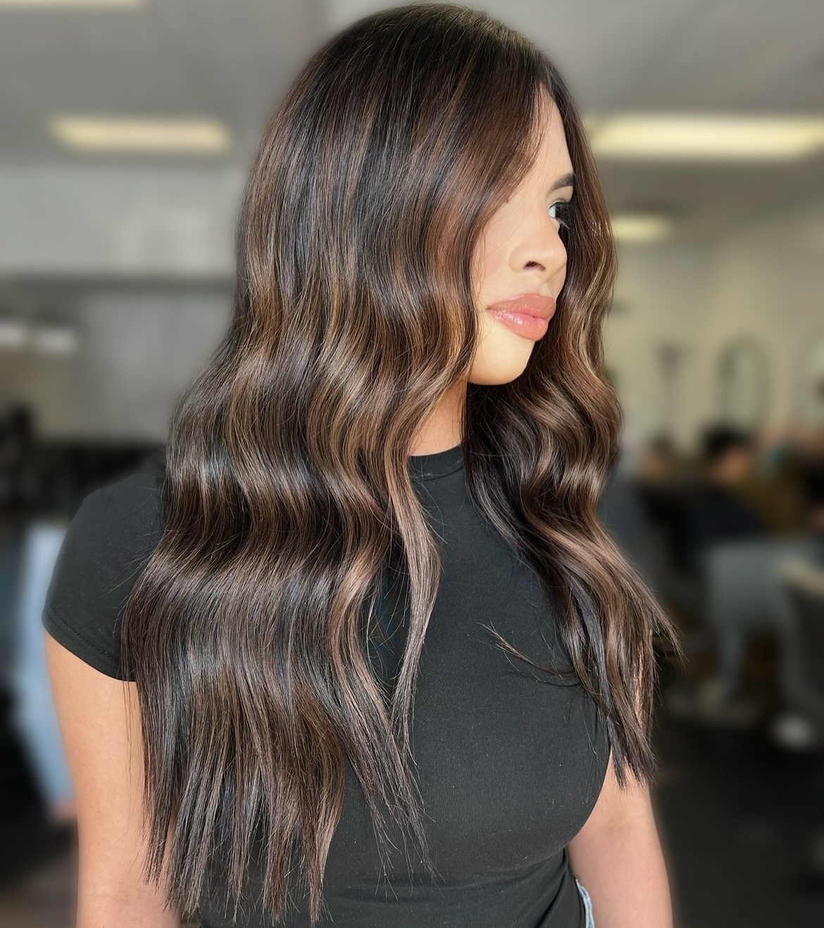 Glossy Chestnut Waves with Seamless Length Transition