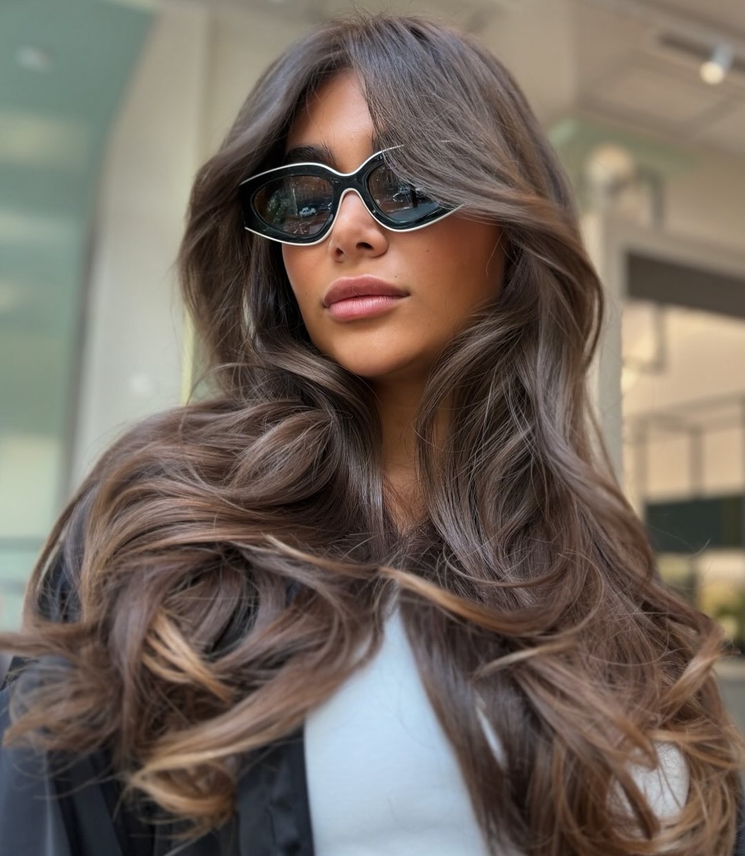 Glossy Mocha Waves with Seamless Layers