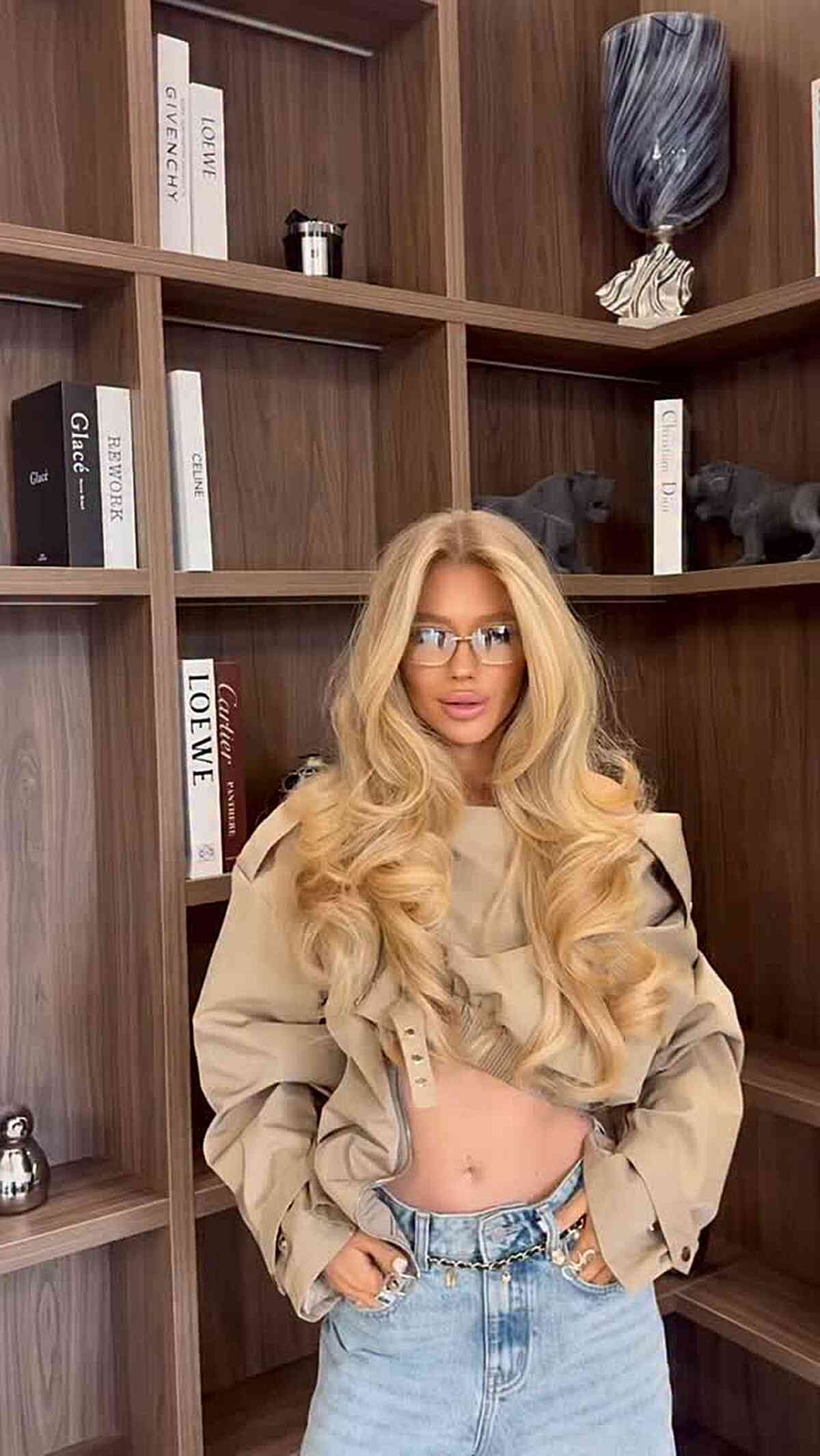 Luxurious Blonde Glam Waves