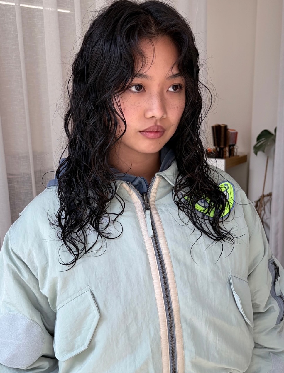 Natural Tousled Waves with Casual Elegance