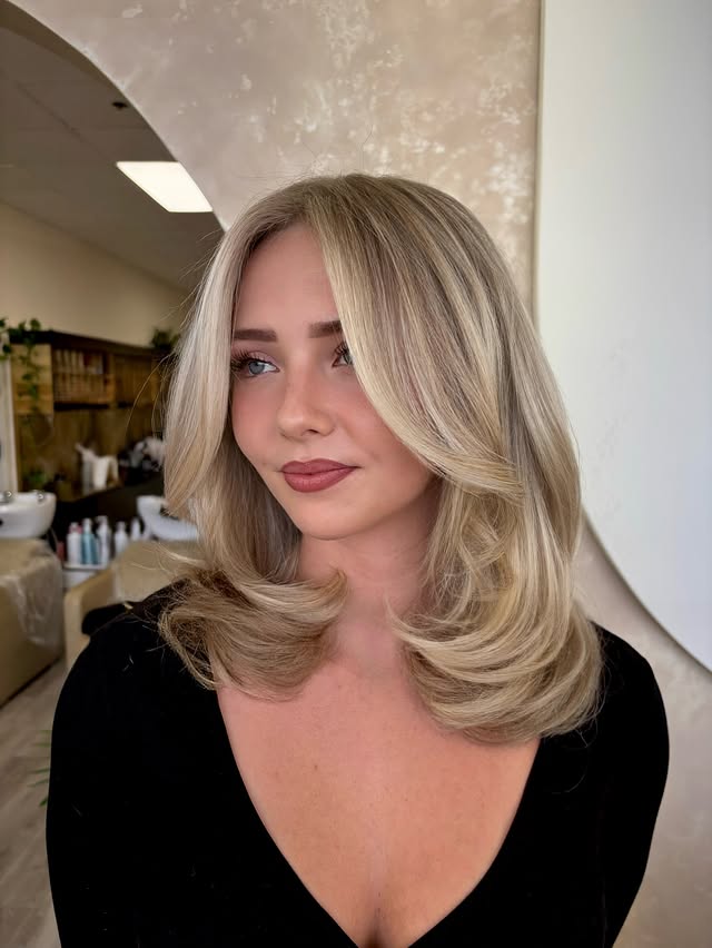 Soft-Glow Dimensional Blonde Waves