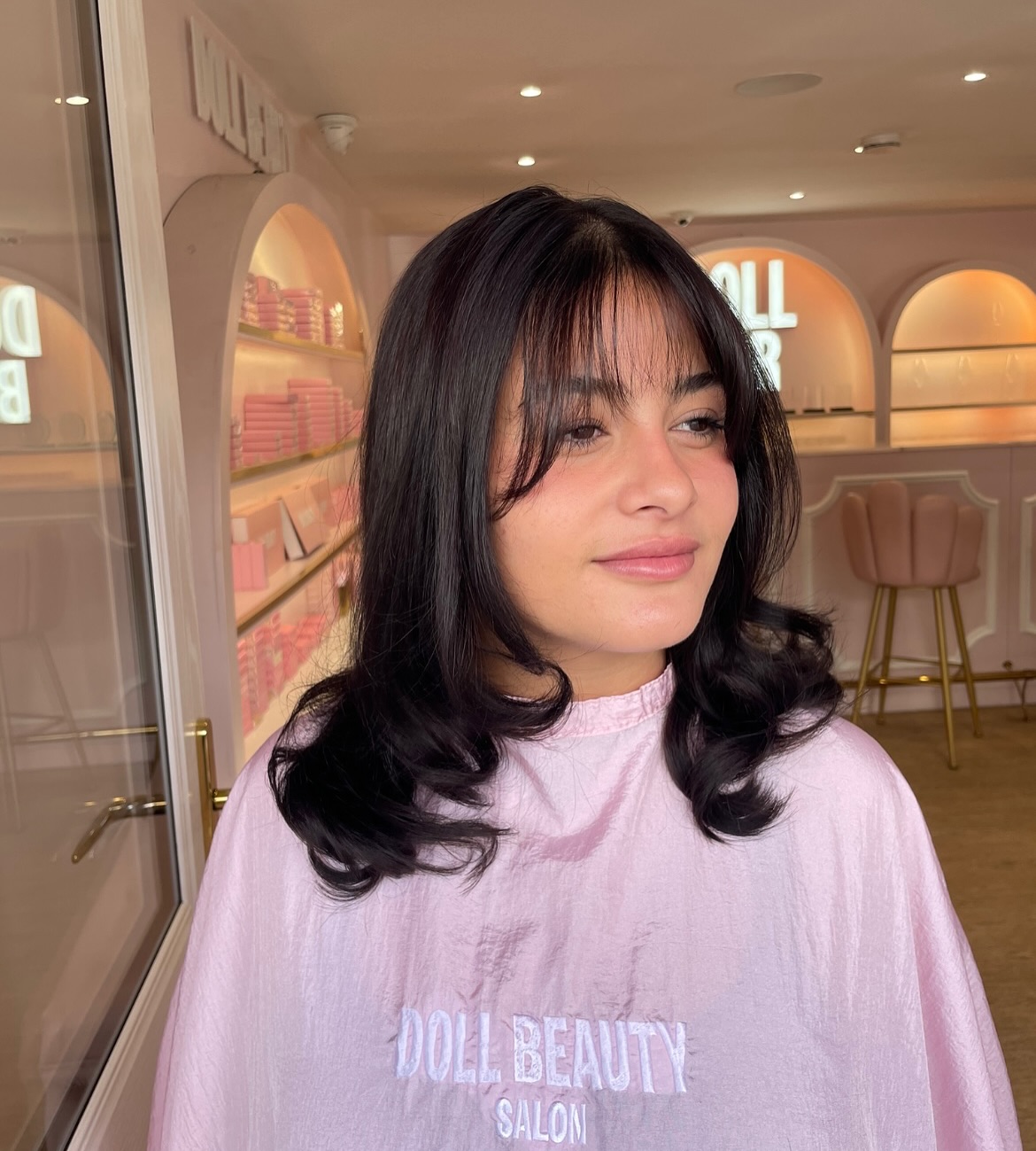 Subtle Chestnut Waves with Wispy Fringe