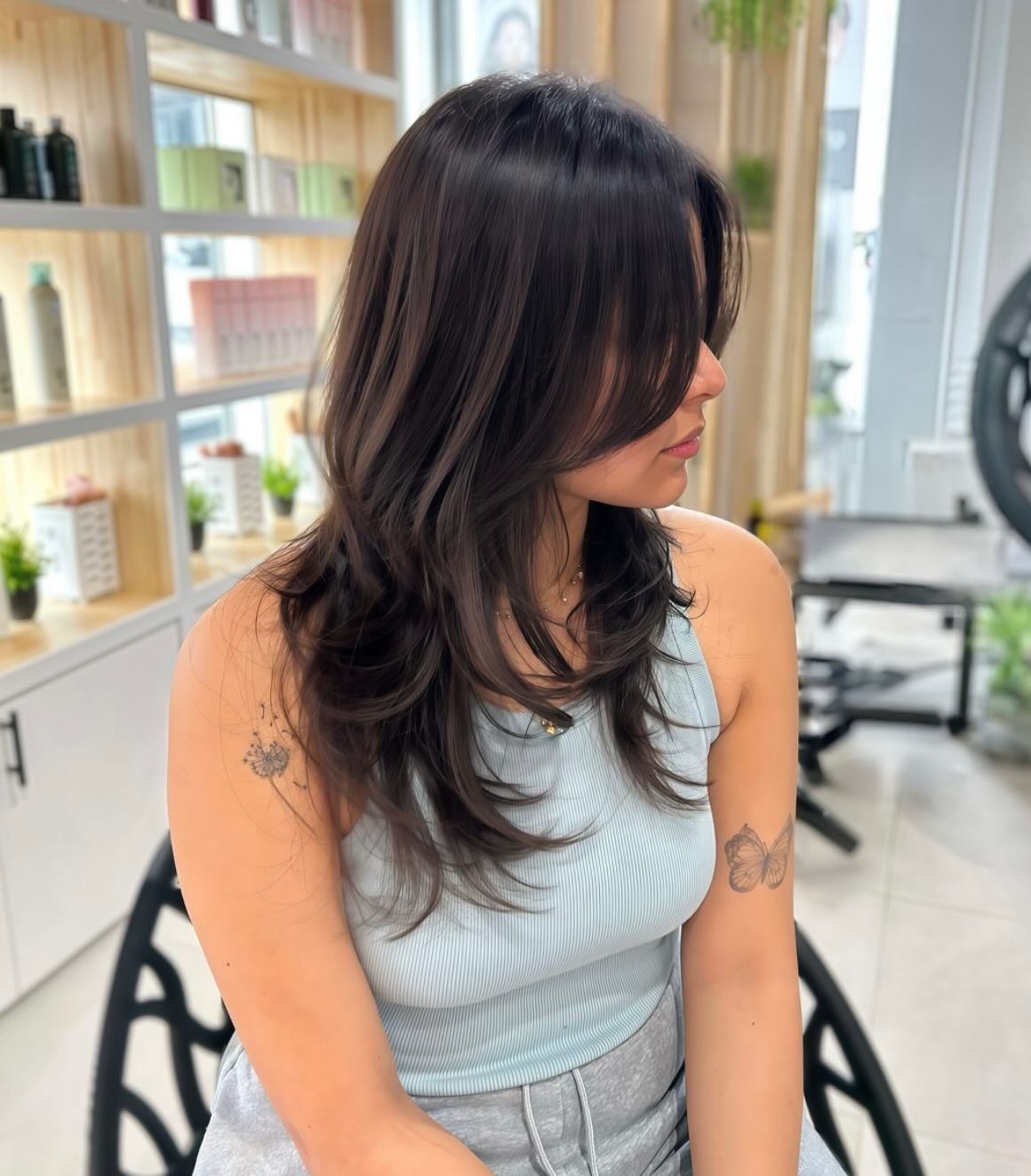 Sultry Ash-Brown Layers with Soft Waves