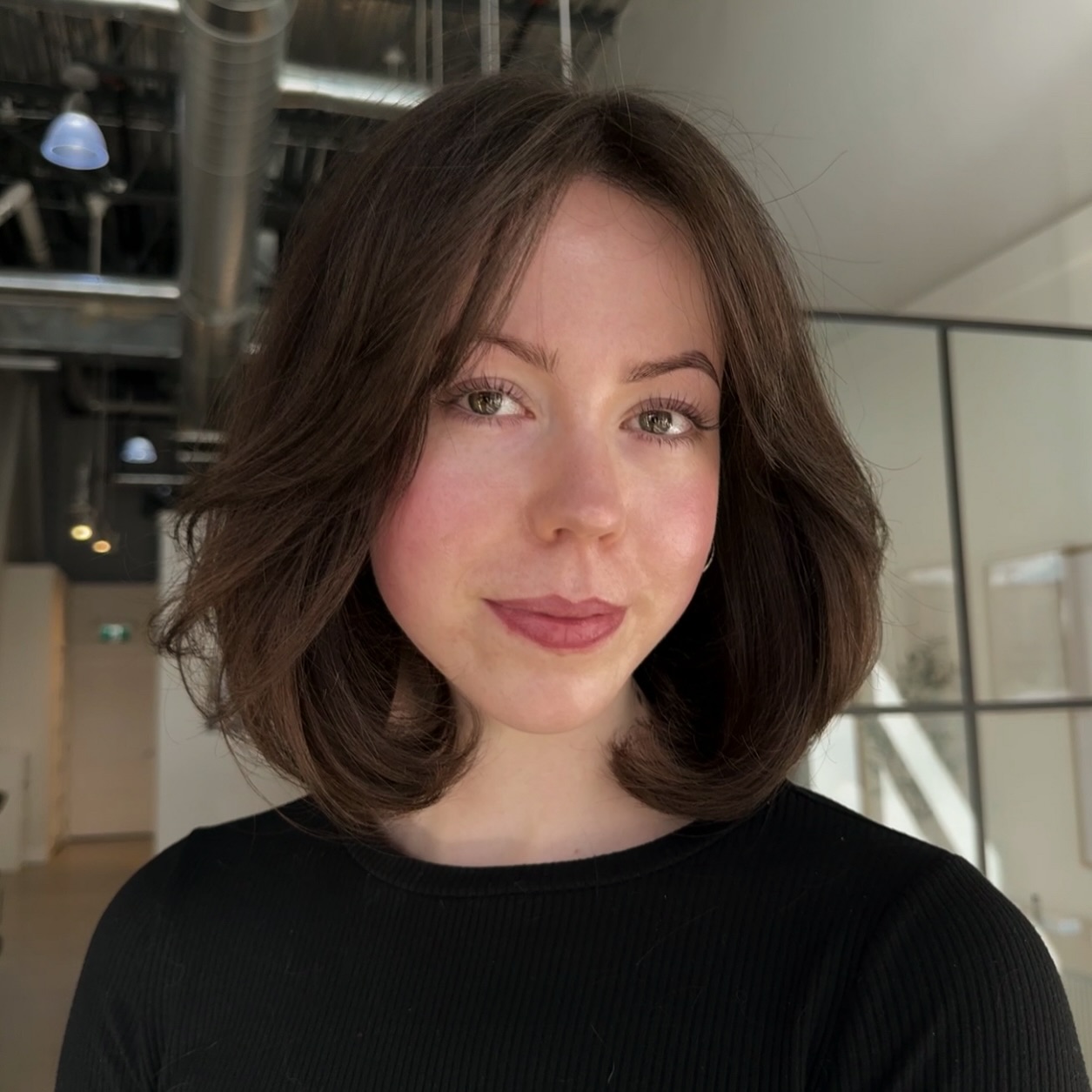 Chic Chocolate Bob with Voluminous Curves