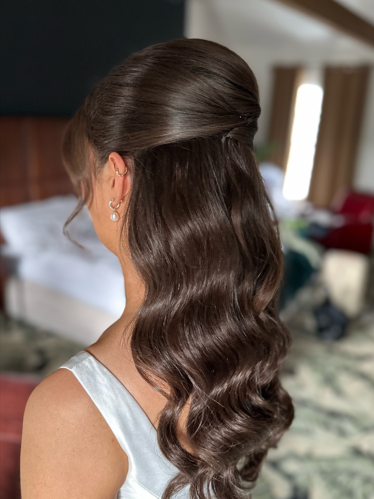 Elegant Cascading Curls Half-Up Hairstyle