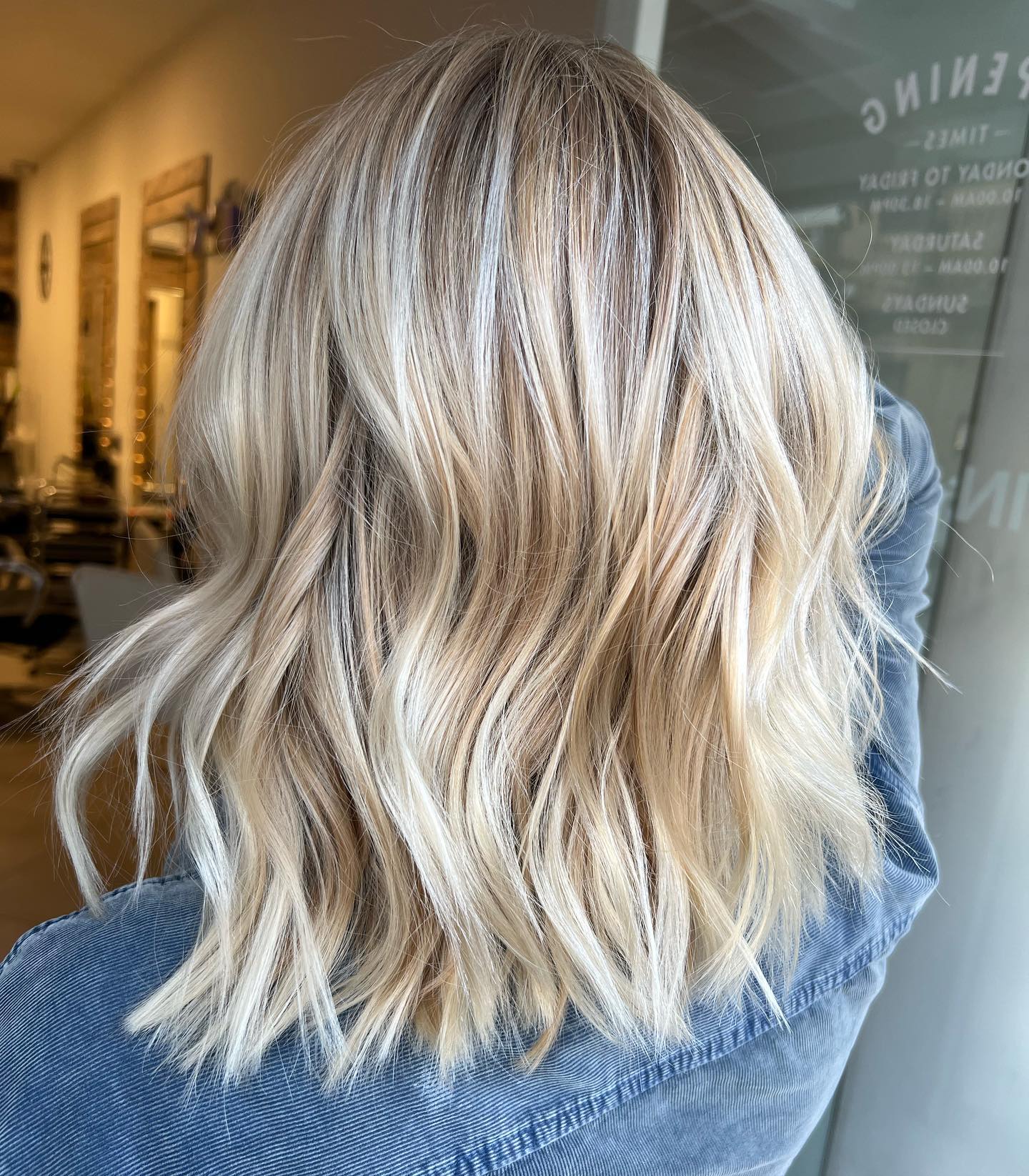 Softly Layered Choppy Bob with Sun-Kissed Highlights