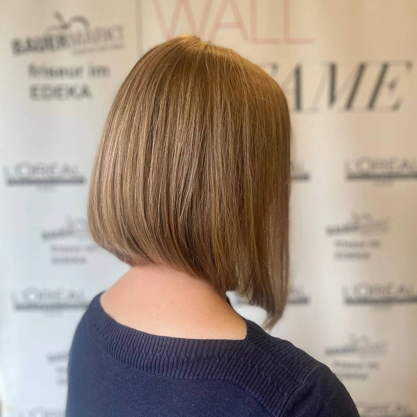 Classic Straight Bob with Subtle Warm Undertones