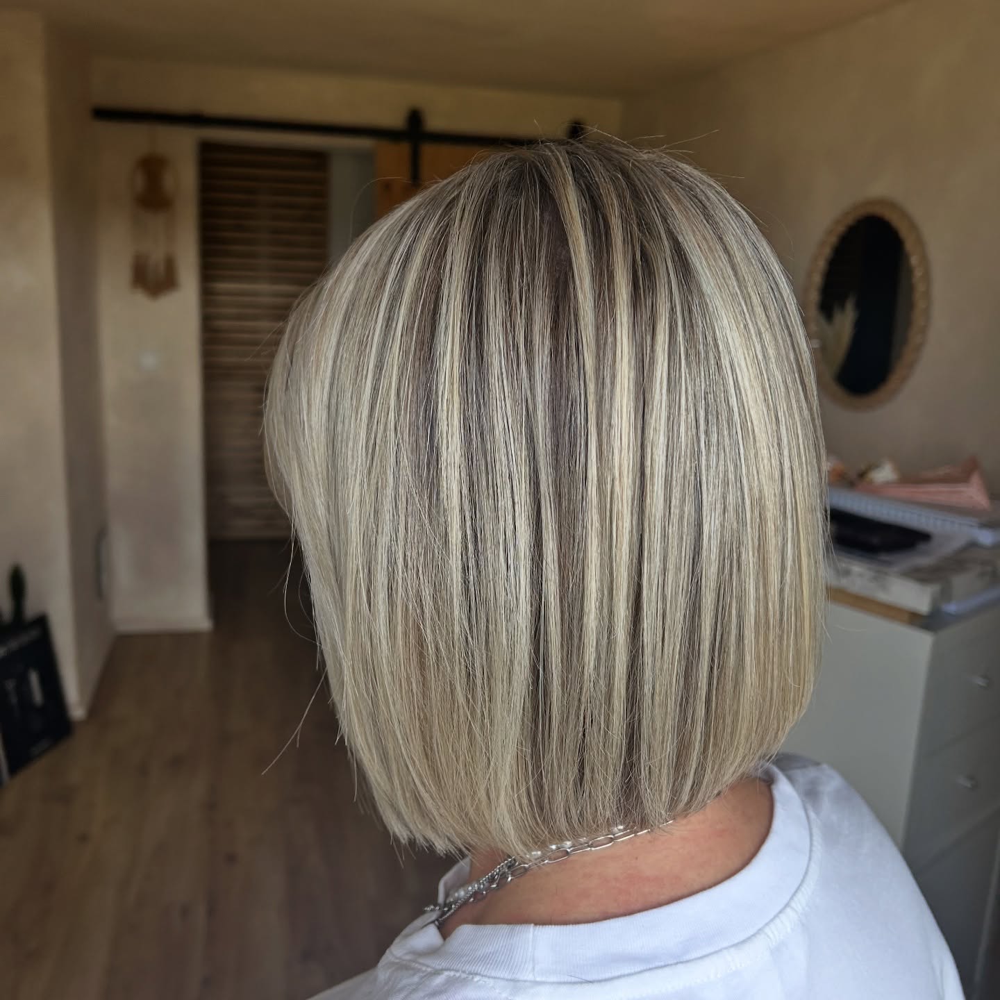 Elegant Straight Bob with Subtle Highlights