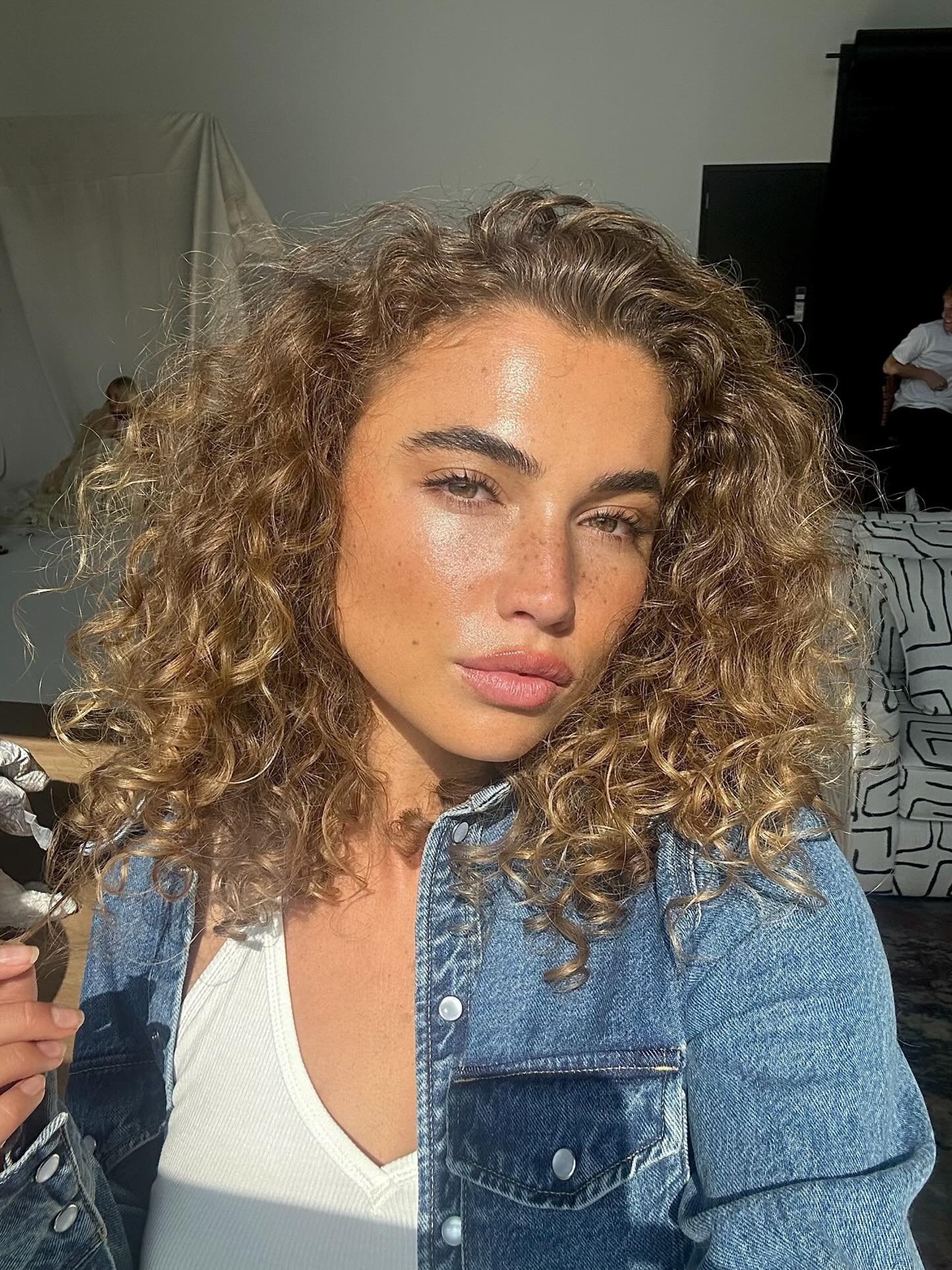 Golden Sun-Kissed Curly Shag