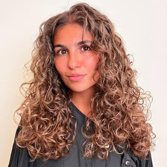 Luminous Cascading Chestnut Curls