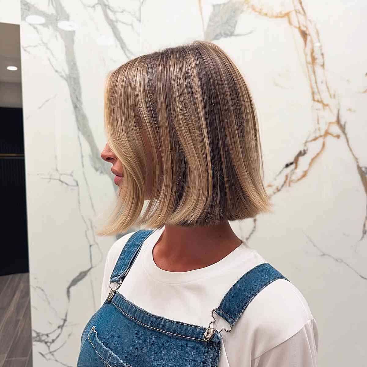 Stylish Blonde Bob with Subtle Highlights