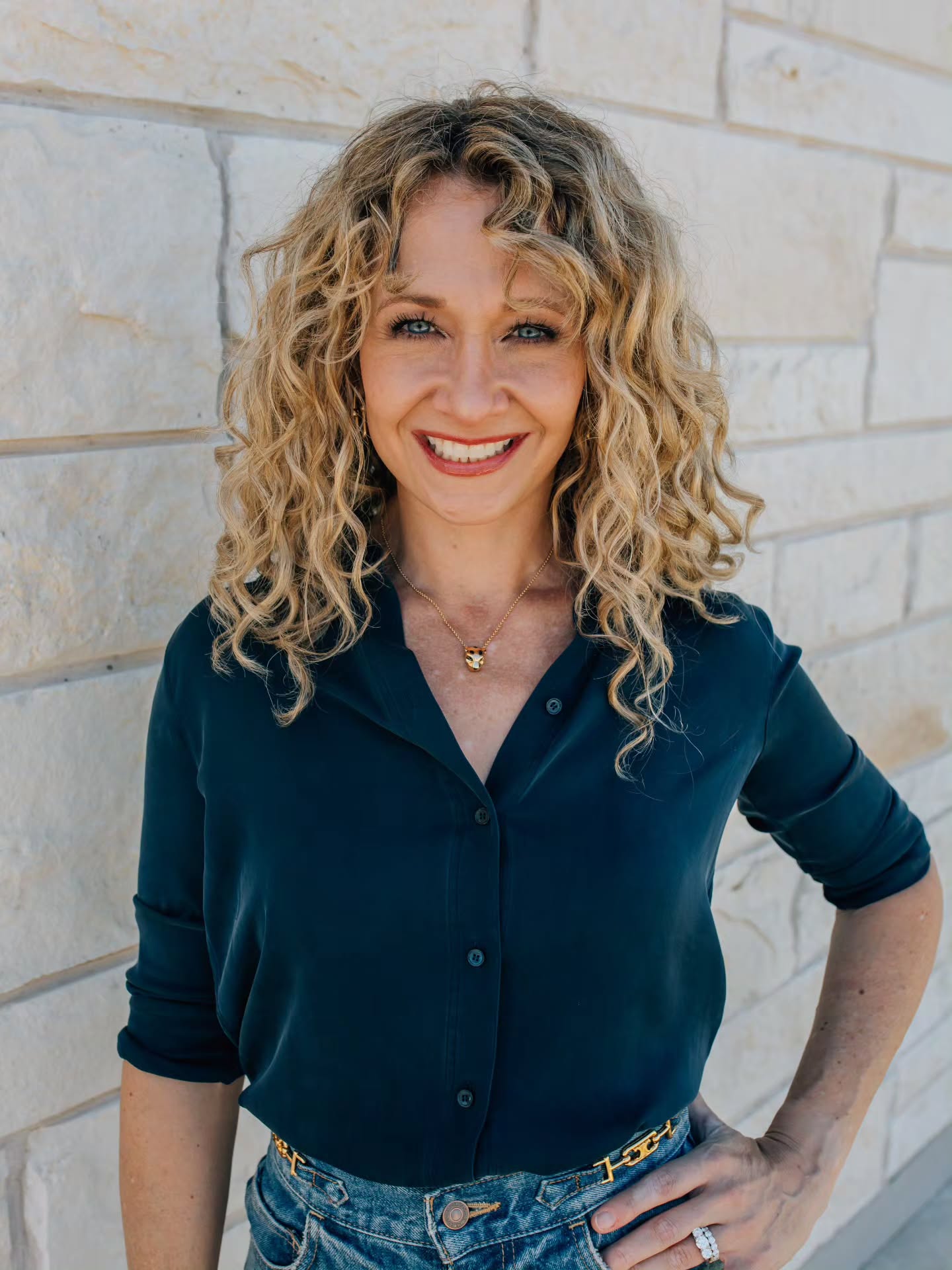 Voluminous Golden Spirals with a Natural Tease