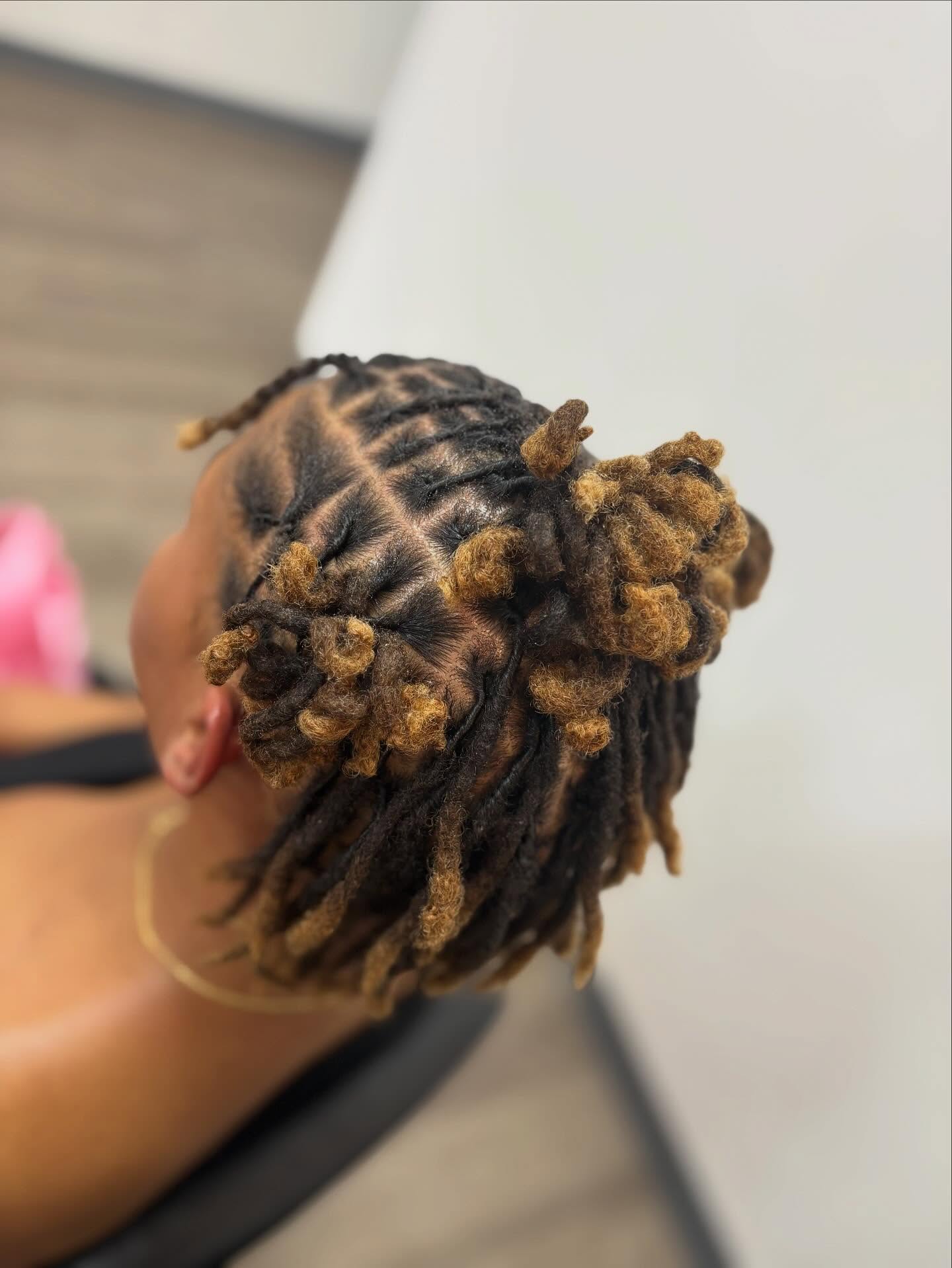 Twisted Dual-Tone Short Dreadlocks