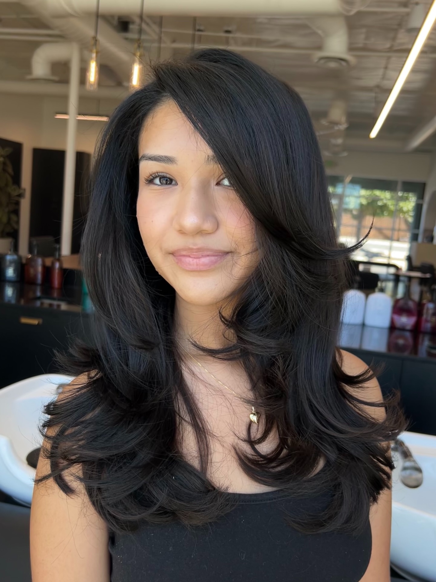Flowing Midnight Layers with Soft Wave