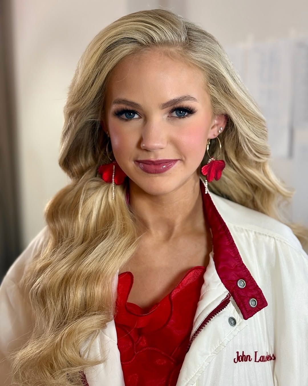 Gorgeous Long Loose Waves with Subtle Lift