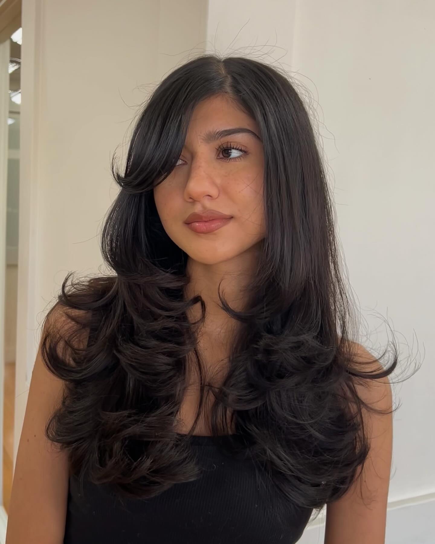 Luxurious Ebony Waves with Dramatic Volume