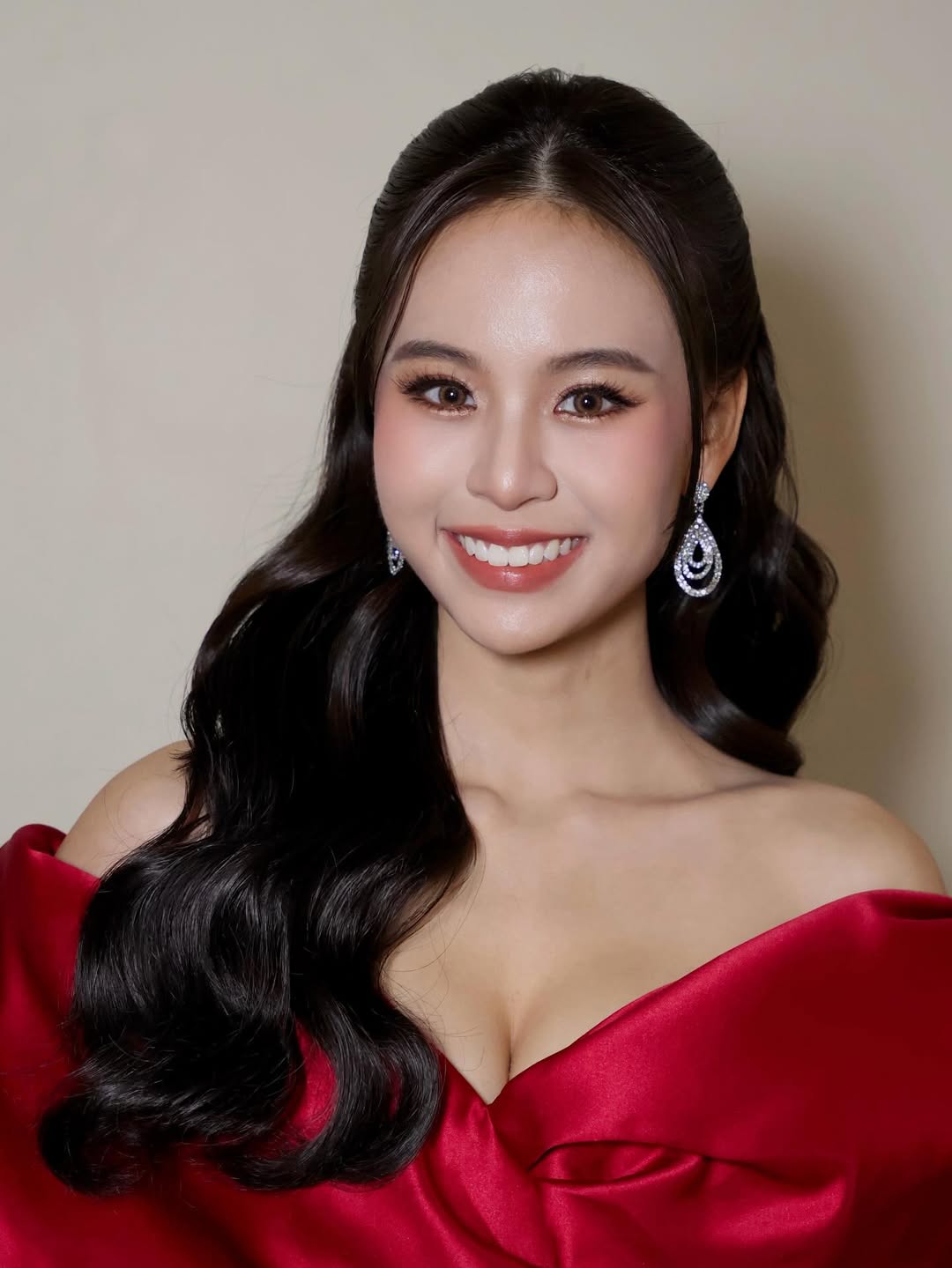 Sleek Long Waves with Soft Volume