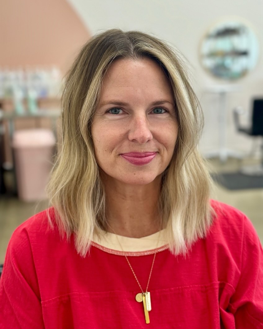 Blunt Mid-Length Bob with Subtle Highlights