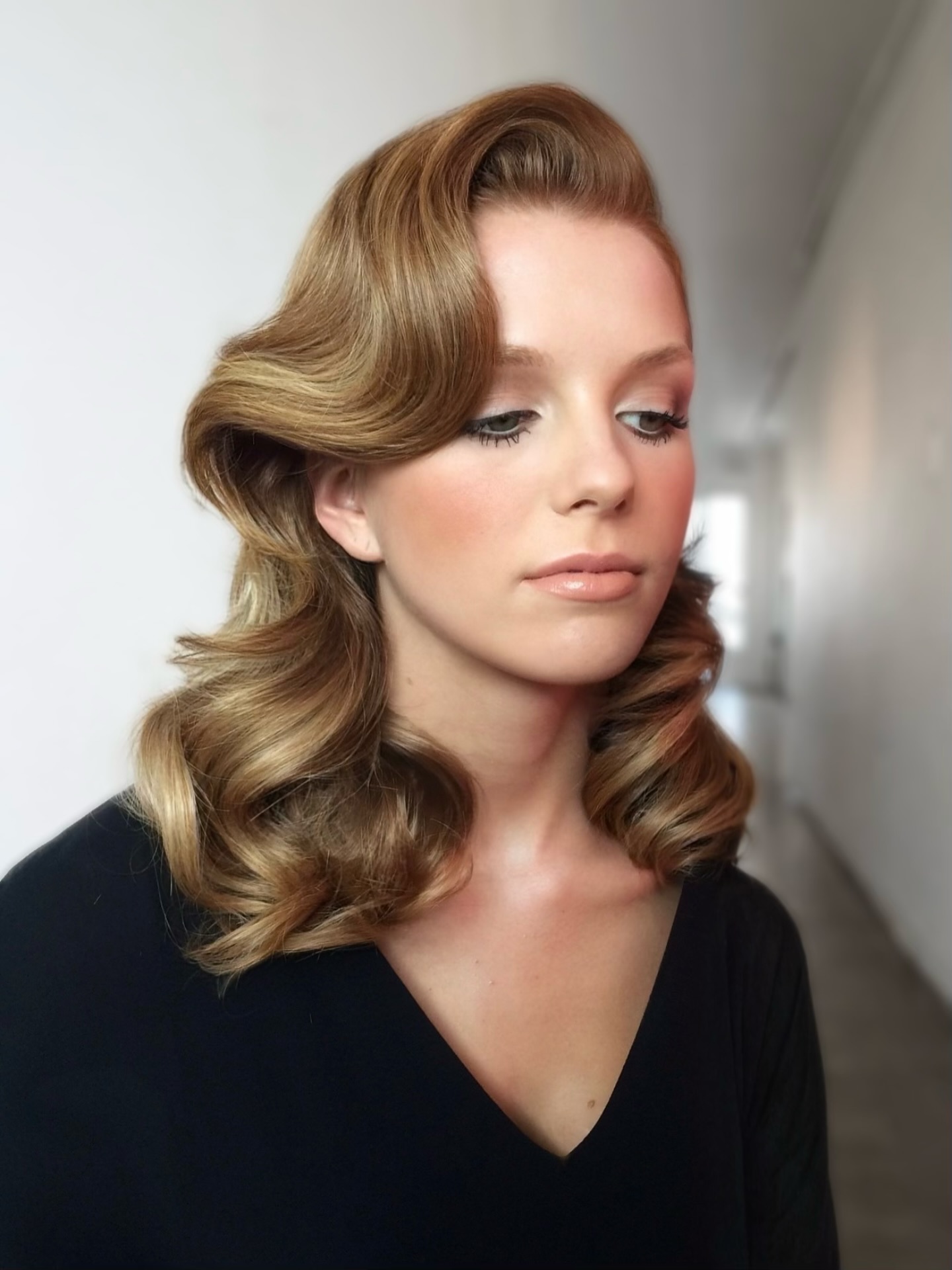 Elegant Caramel Swooping Waves