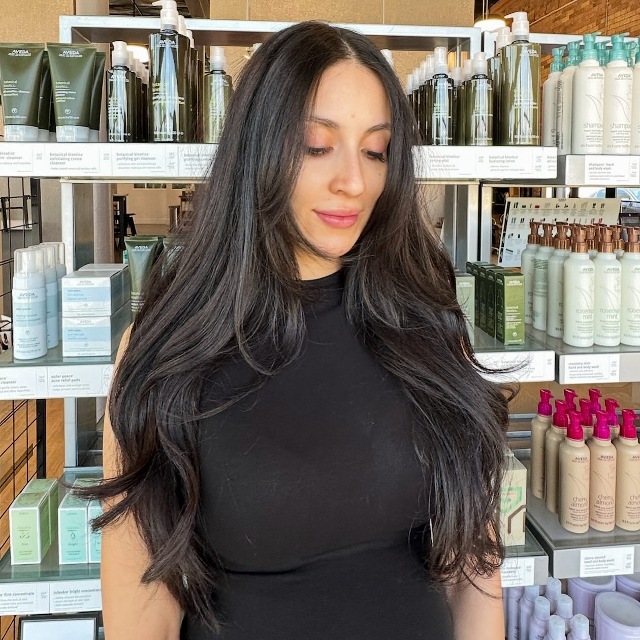 Flowing Midnight Waves with Soft Highlights