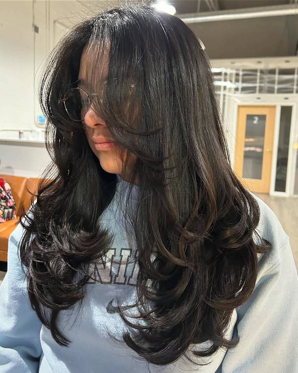 Glossy Long Butterfly Layers with Soft Face-Frame Waves