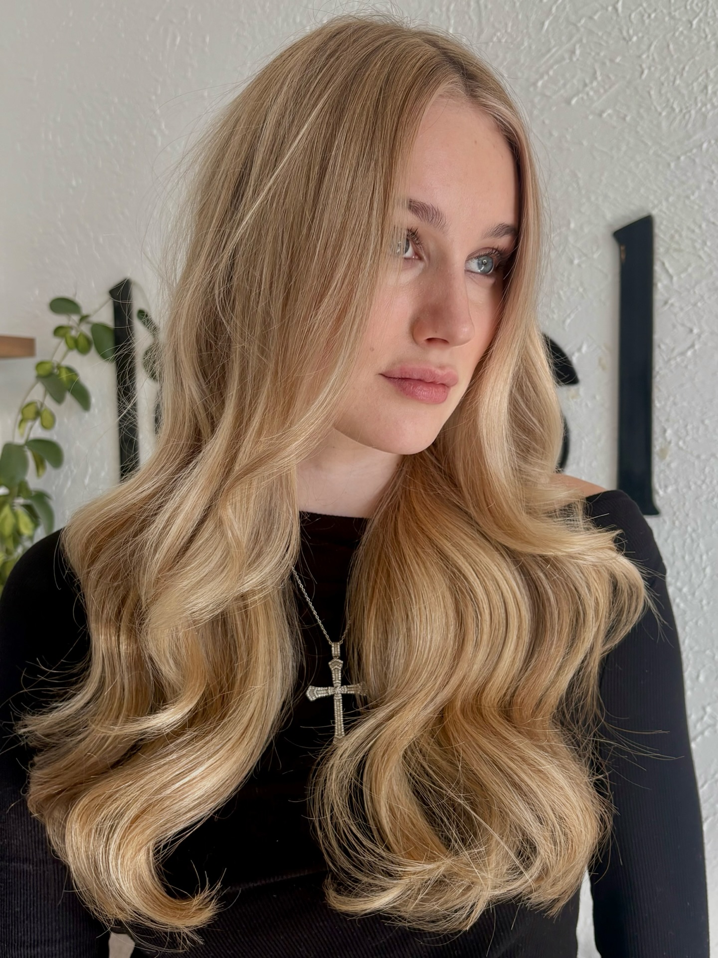 Luxurious Golden Blonde Waves