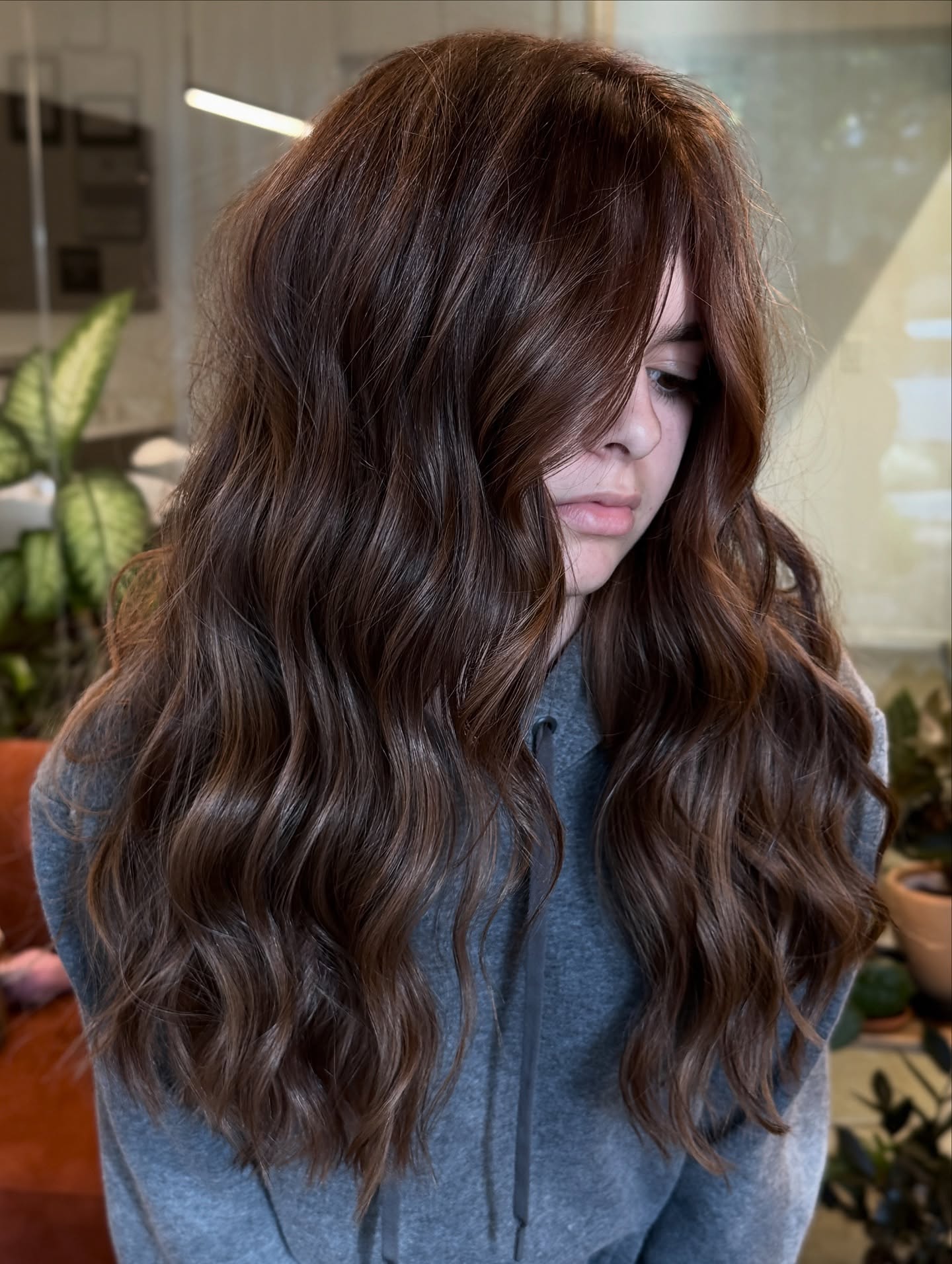 Rich Chestnut Waves with Seamless Layers