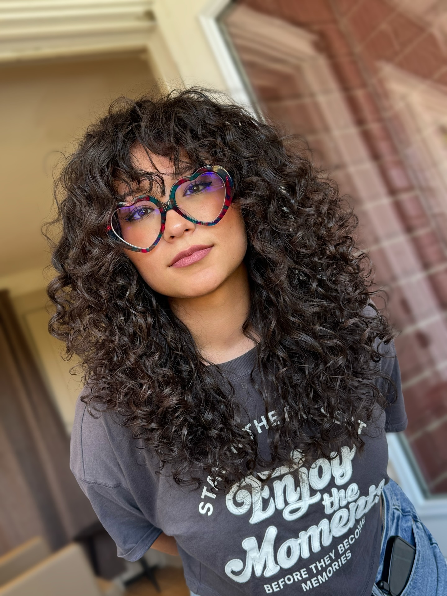 Effortlessly Chic Medium-Length Curly Shag