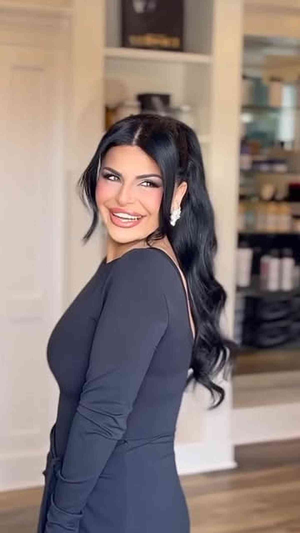 Elegant Jet Black Layered Long Hair