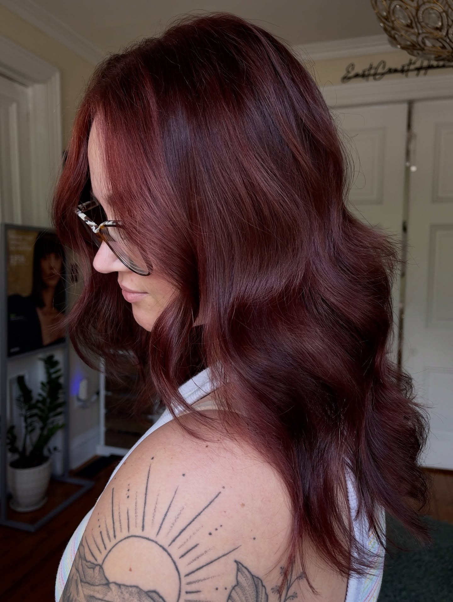 Flowing Crimson Tides with Soft Wavy Layers
