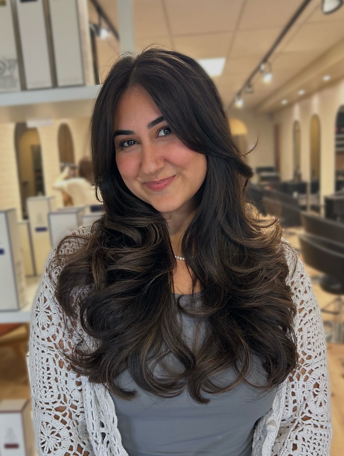 Flowing Dark Waves with Precision-Cut Layers