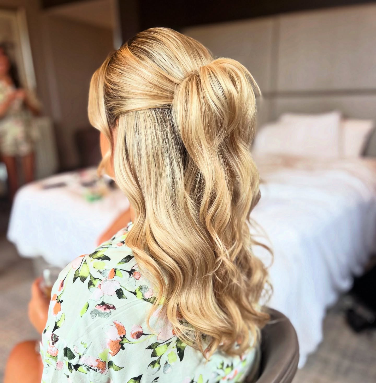 Softly Swept Blonde Half-Updo with Loose Waves