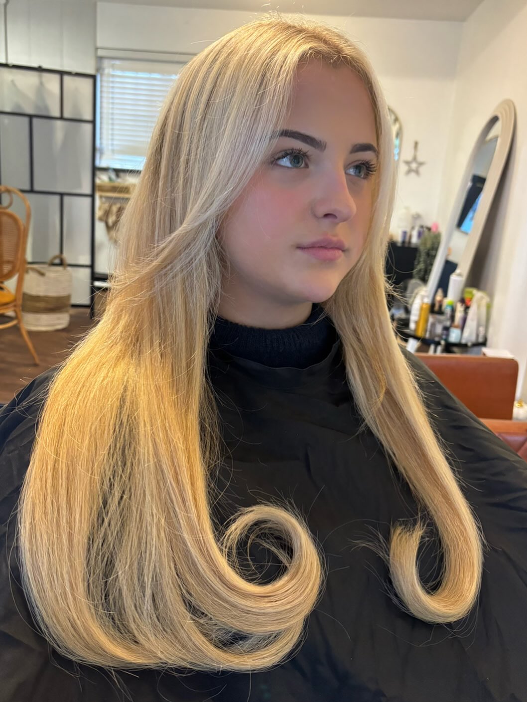 Cascading Vanilla Swirls with Soft Barrel Curls