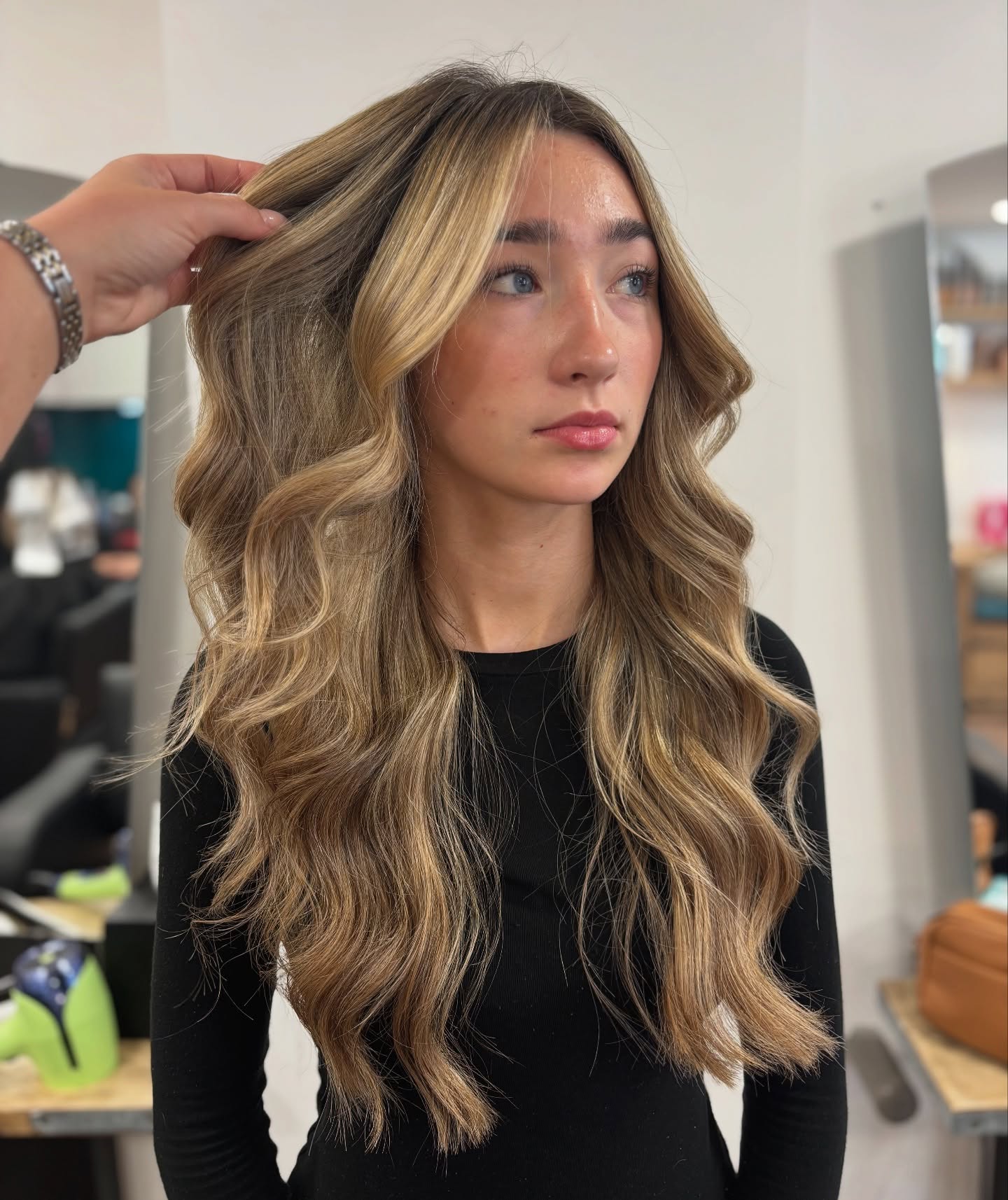 Effortless Beachy Blonde Tousles with Subtle Highlights