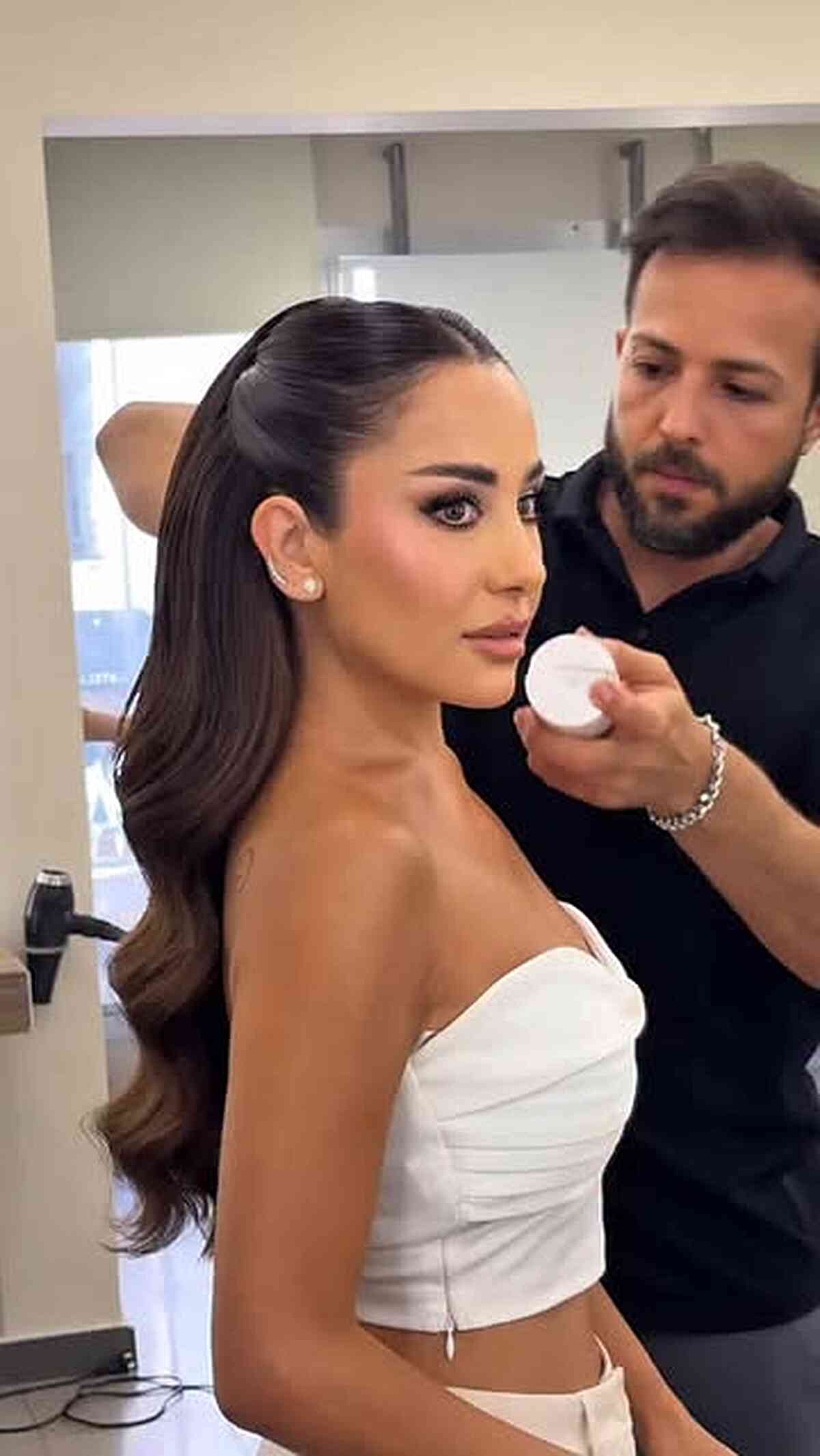 Elegant Half Up Half Down Wedding Hairstyle