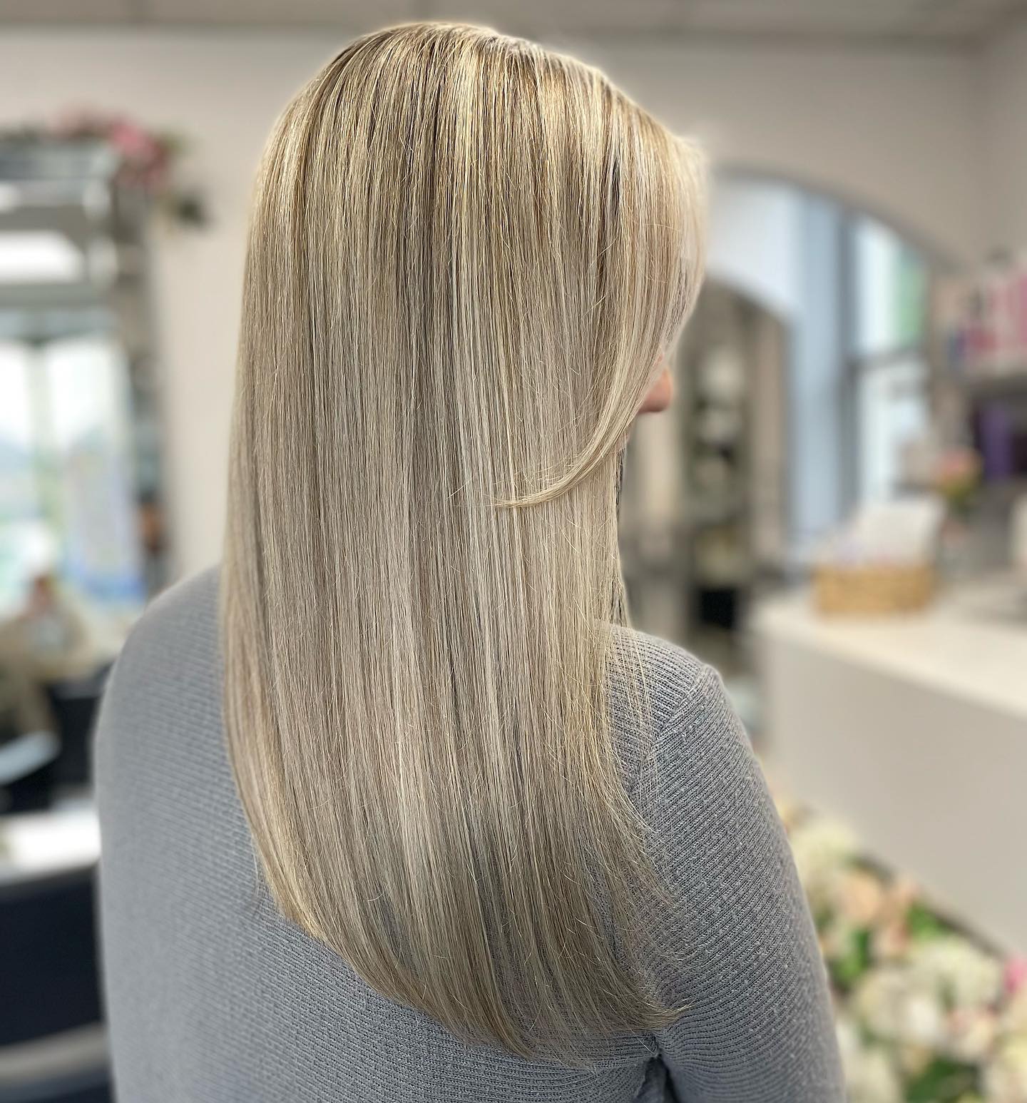 Elegant Sleek Blonde with Natural Ash Lowlights