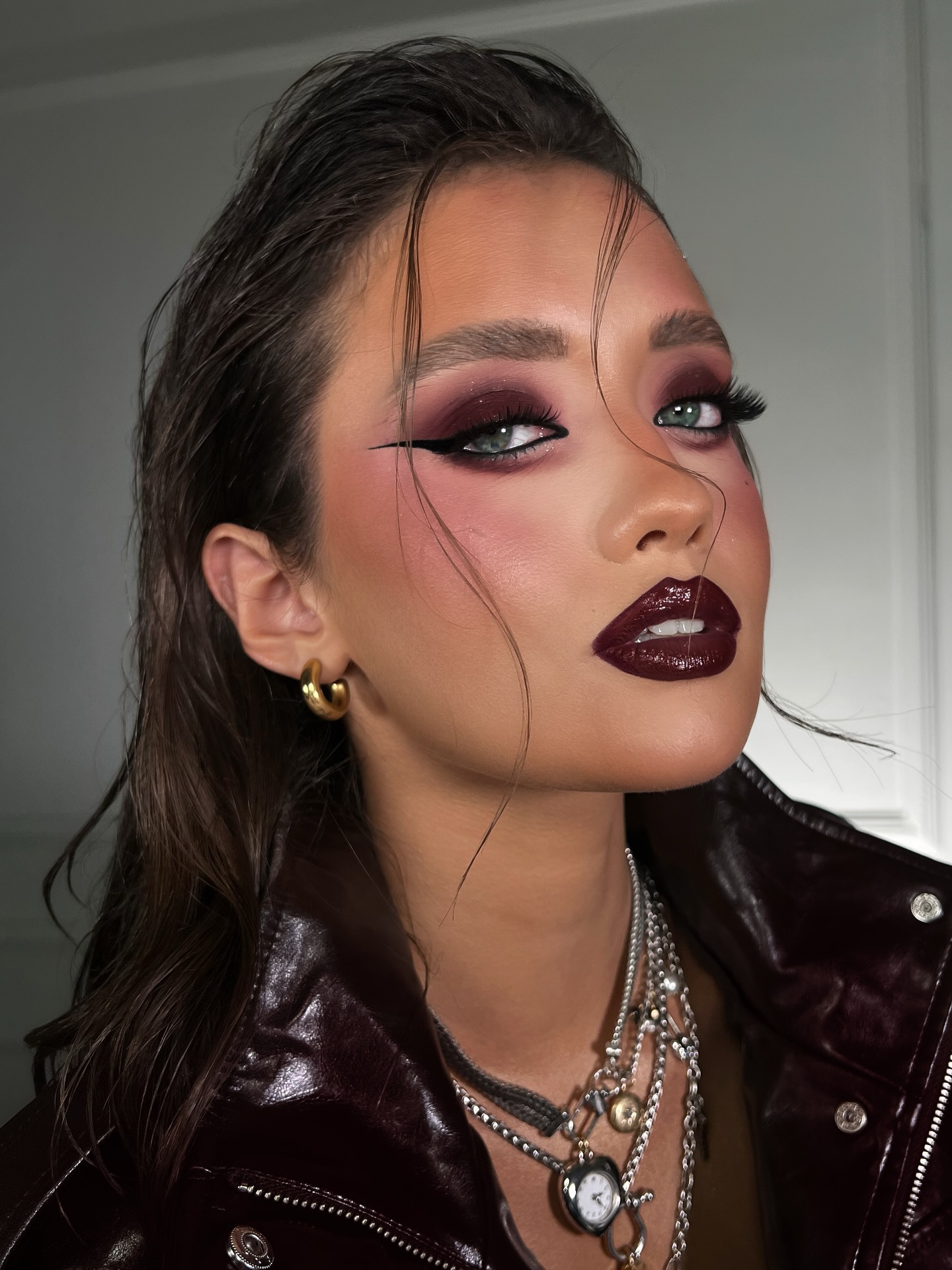 Glossy Textured Wet Look with Natural Waves