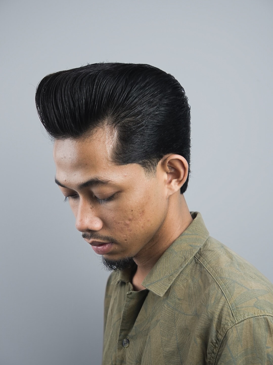 High-Volume Glossy Pompadour With Precision Styling