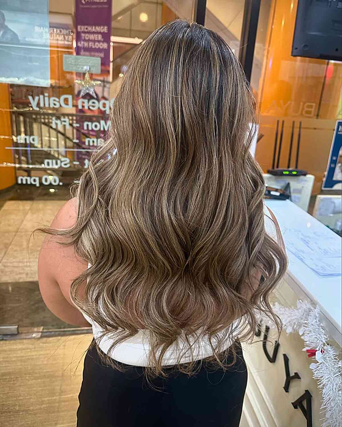 Long Blonde Hair Balayage with Soft Waves